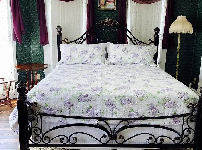 Bed and breakfast The Victorian On Main
