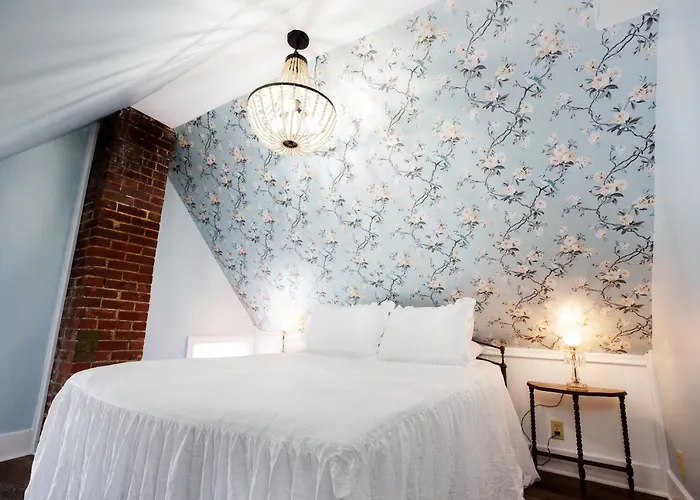 Bed and breakfast The Victorian On Main 3*